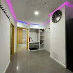 Modern Neuburg U - - 2 Zimmer, Komfort, Zentrum, Wi-fi, Smart Tv, Stellplatz, Kueche 多瑙河畔诺伊堡