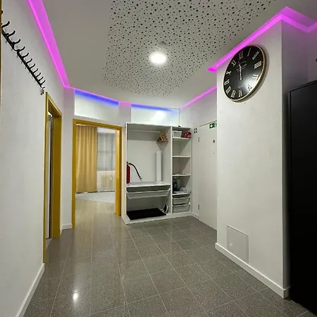 Modern Neuburg U - - 2 Zimmer, Komfort, Zentrum, Wi-fi, Smart Tv, Stellplatz, Kueche Нойбург-ан-дер-Донау