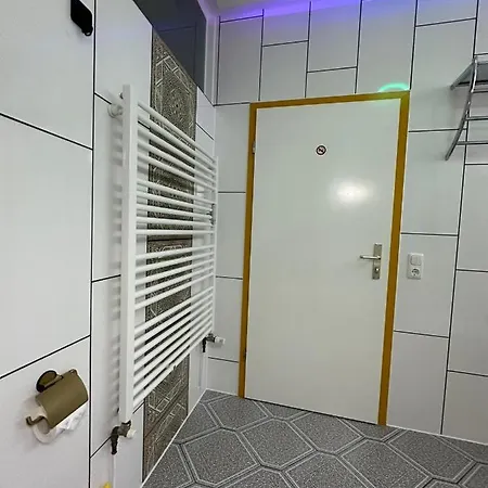 Апартаменты Modern Neuburg U - - 2 Zimmer, Komfort, Zentrum, Wi-fi, Smart Tv, Stellplatz, Kueche Нойбург-ан-дер-Донау