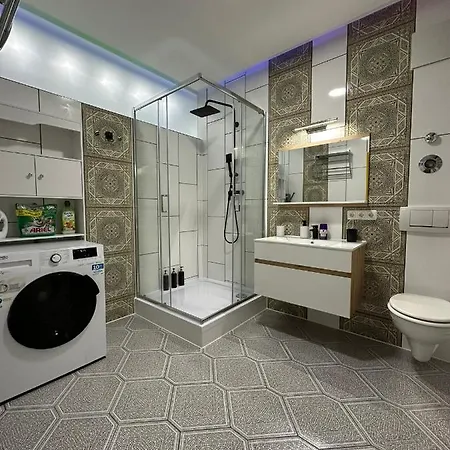 Modern Neuburg U - - 2 Zimmer, Komfort, Zentrum, Wi-fi, Smart Tv, Stellplatz, Kueche Апартаменты *