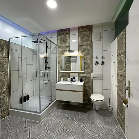 Modern Neuburg U - - 2 Zimmer, Komfort, Zentrum, Wi-fi, Smart Tv, Stellplatz, Kueche Апартаменты *