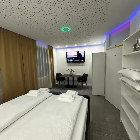 Modern Neuburg U - - 2 Zimmer, Komfort, Zentrum, Wi-fi, Smart Tv, Stellplatz, Kueche *