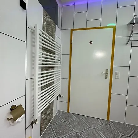 Apartment Modern Neuburg U - - 2 Zimmer, Komfort, Zentrum, Wi-fi, Smart Tv, Stellplatz, Kueche Neuburg an Der Donau