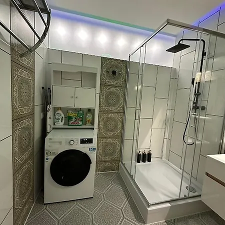 Modern Neuburg U - - 2 Zimmer, Komfort, Zentrum, Wi-fi, Smart Tv, Stellplatz, Küche *