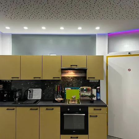 Apartment Modern Neuburg U - - 2 Zimmer, Komfort, Zentrum, Wi-fi, Smart Tv, Stellplatz, Küche *